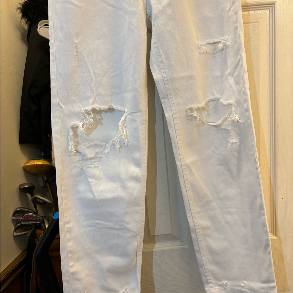 NWT - Wild Fable White Straight Leg Jeans with Distressed Knees! - Picture 8 of 9